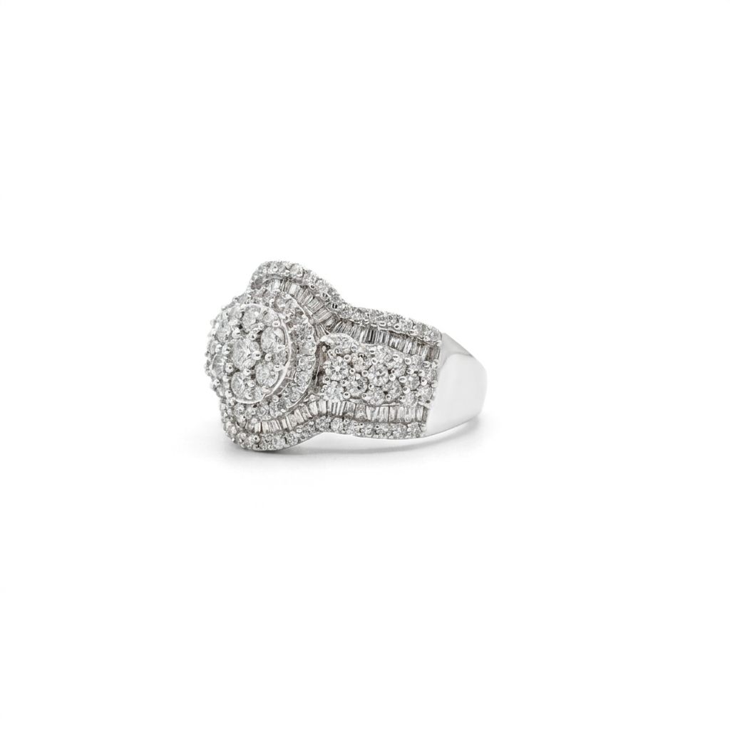 Diamonds Head, Cluster Solitaire Ring, Natural Diamonds(1.35 CTW) GH/SI1, 10K White Gold, 7.4 Gram Total Weight