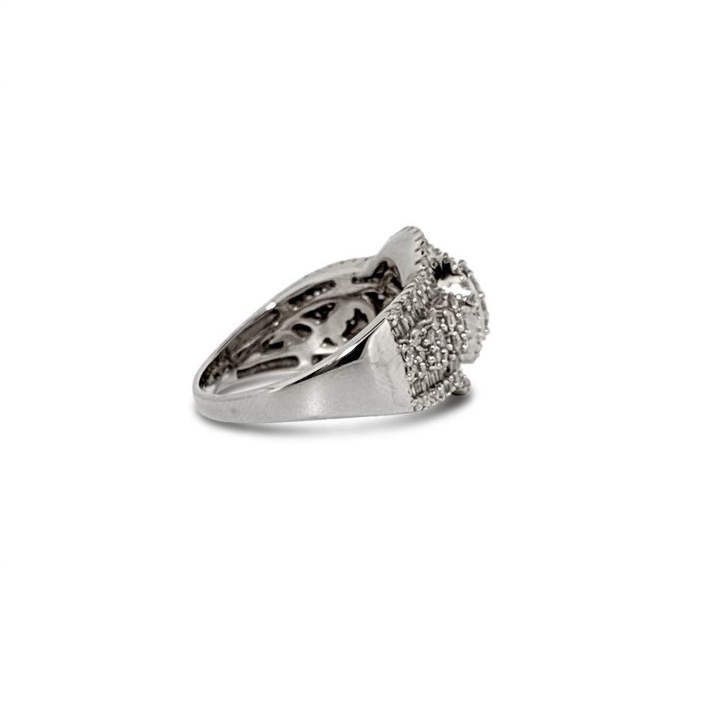 Diamonds Head, Cluster Solitaire Ring, Natural Diamonds(1.35 CTW) GH/SI1, 10K White Gold, 7.4 Gram Total Weight
