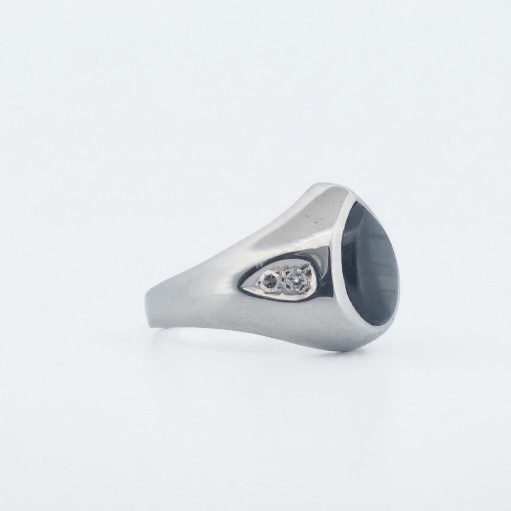 Pear Shape Labradorite and Natural Diamonds (G/SI1 0.1CTW), 14K White Gold