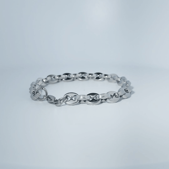 Unisex Stainless Steel Bracelet, oval link chain design, polished finish.