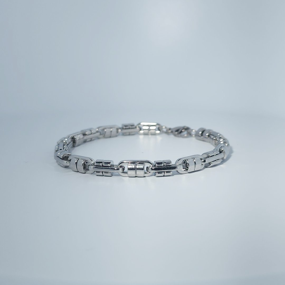 Unisex Stainless Steel Bracelet, linked design, polished finish.