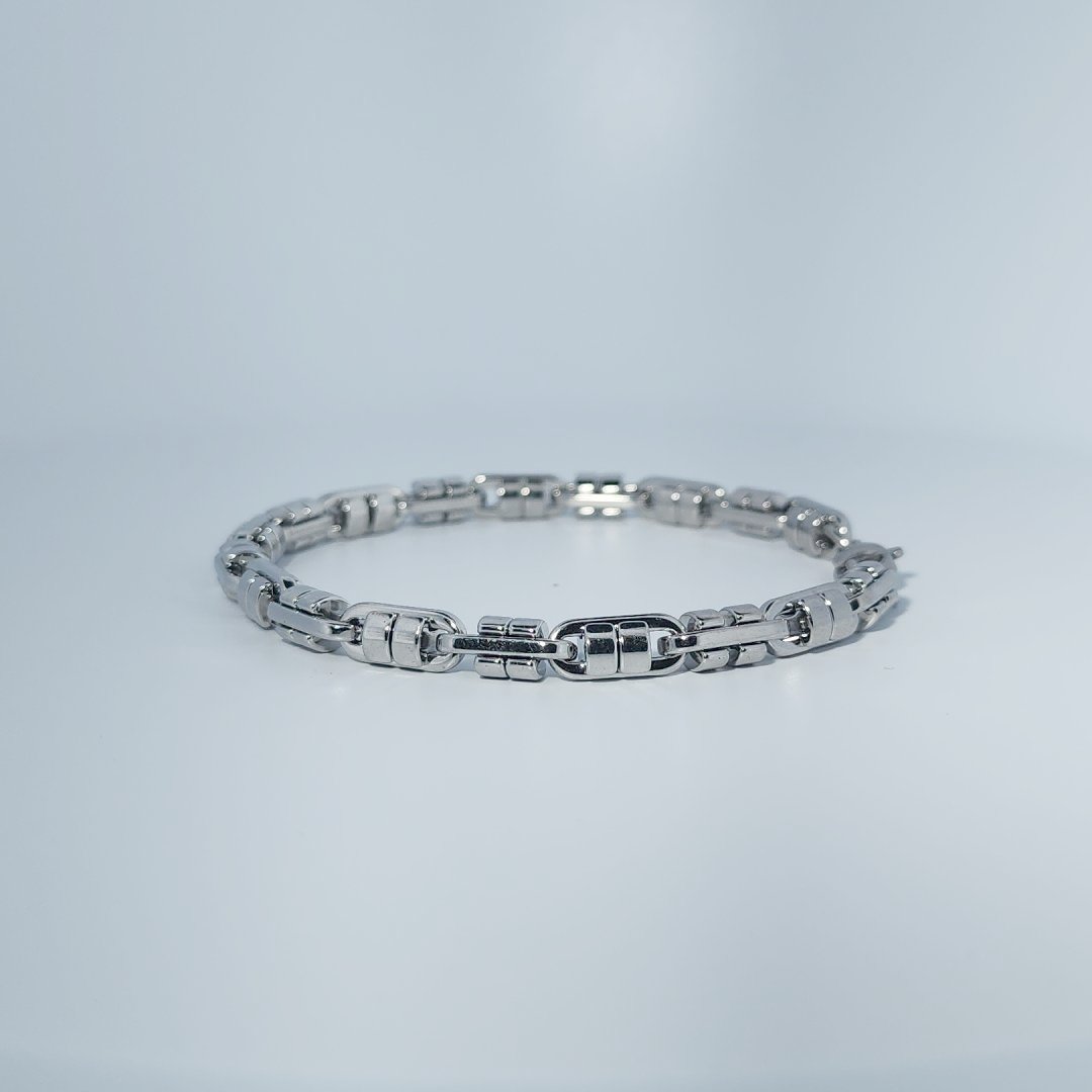 Unisex Stainless Steel Bracelet, linked design, polished finish.