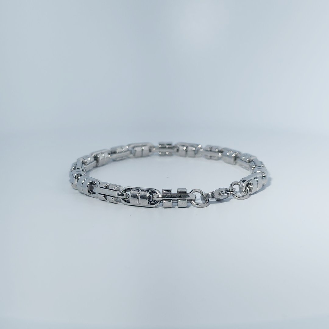 Unisex Stainless Steel Bracelet, linked design, polished finish.