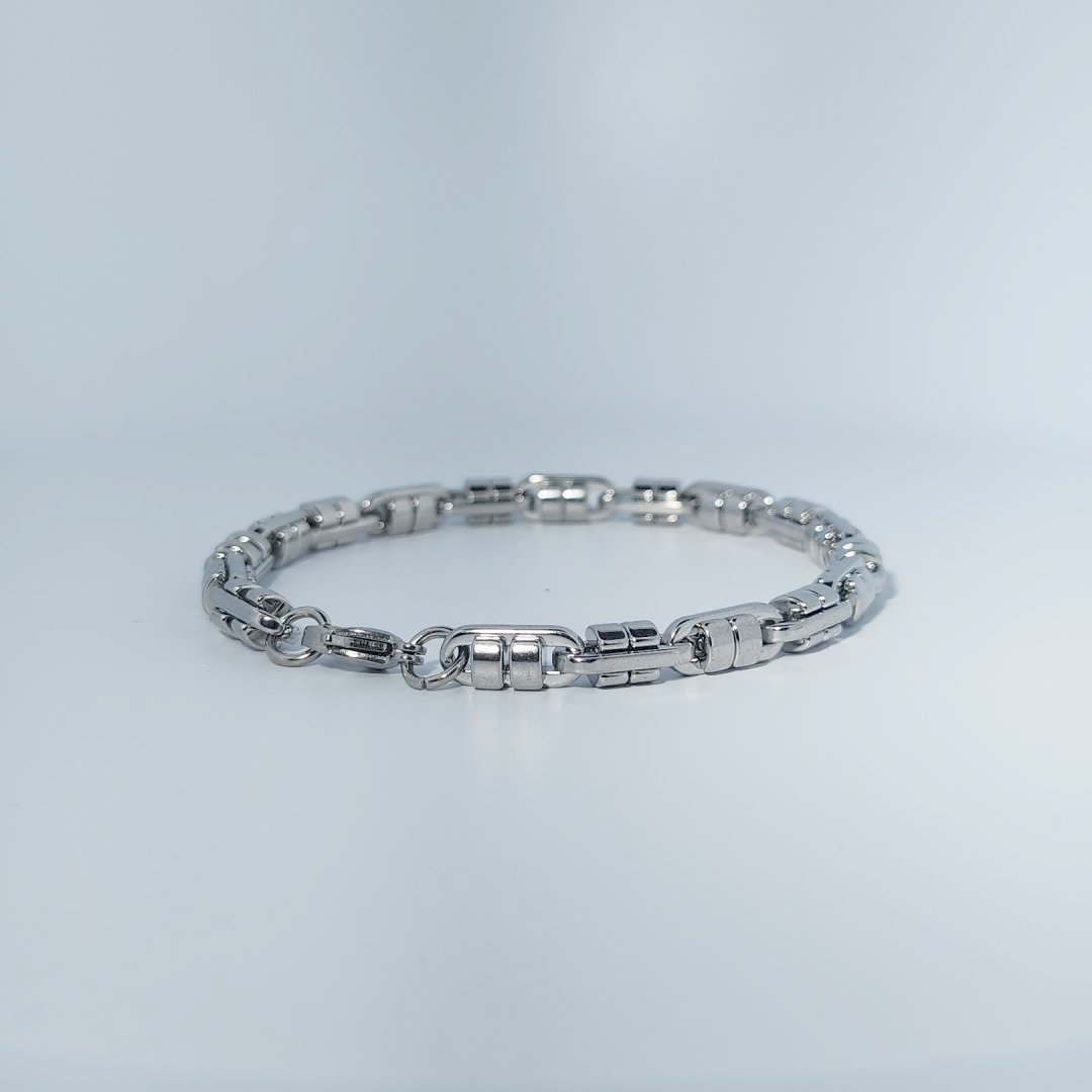 Unisex Stainless Steel Bracelet, linked design, polished finish.
