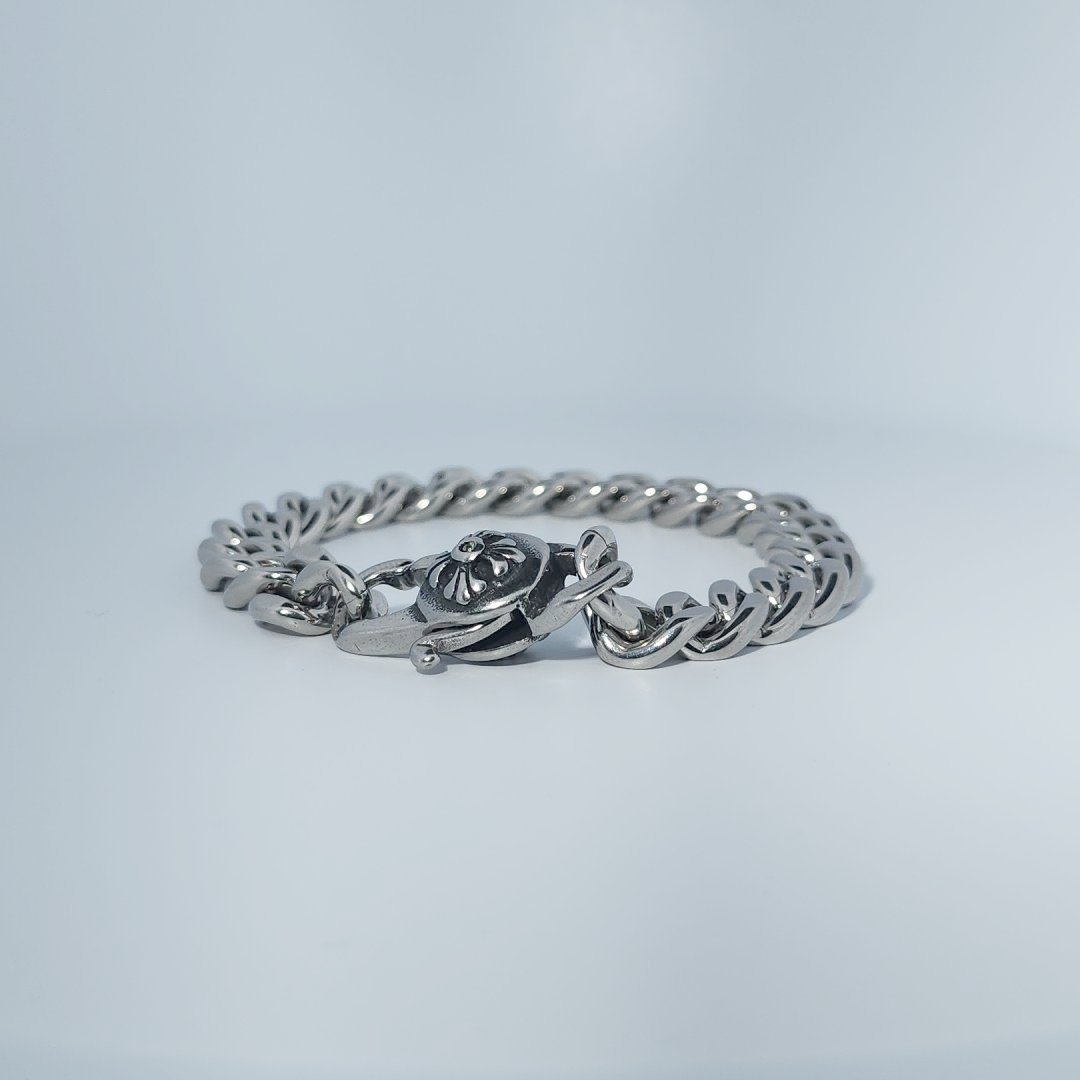 Stainless Steel Bracelet, 35.4g, featuring a curb chain design with a decorative toggle clasp.