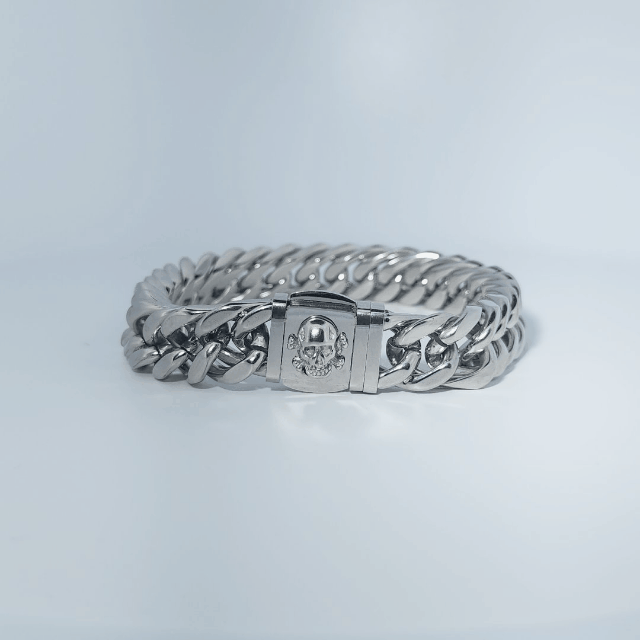 Female Stainless Steel Bracelet with skull detail clasp, curb chain design.