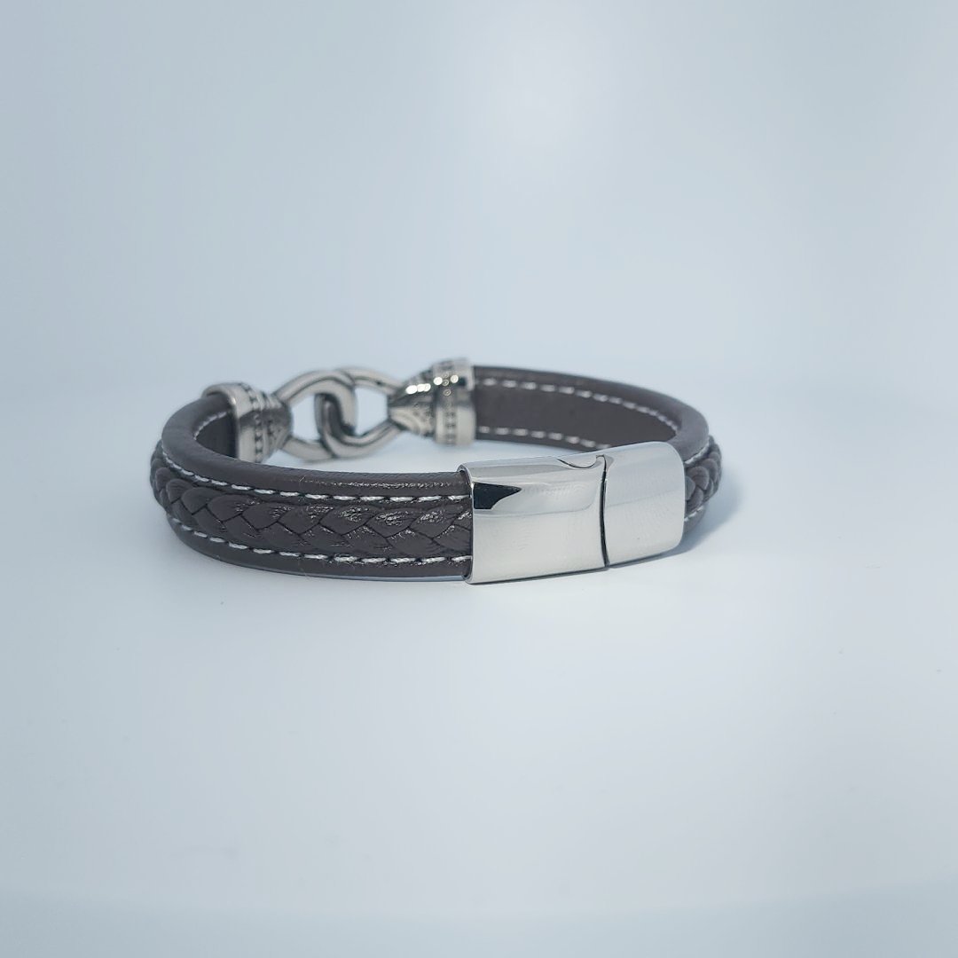 Men's Bracelet in Stainless Steel and Brown Leather with Decorative Clasp and Stitching Detail.