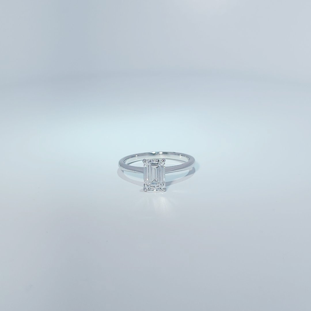 14K White Gold Engagement Ring, set with Lab Grown Diamond (1.53ct total), 2.59g, Size 7.