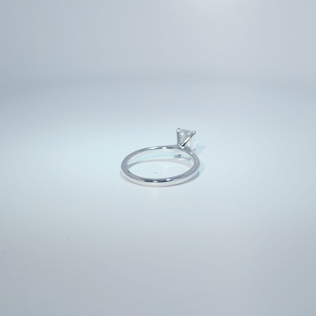 14K White Gold Engagement Ring, set with Lab Grown Diamond (1.53ct total), 2.59g, Size 7.