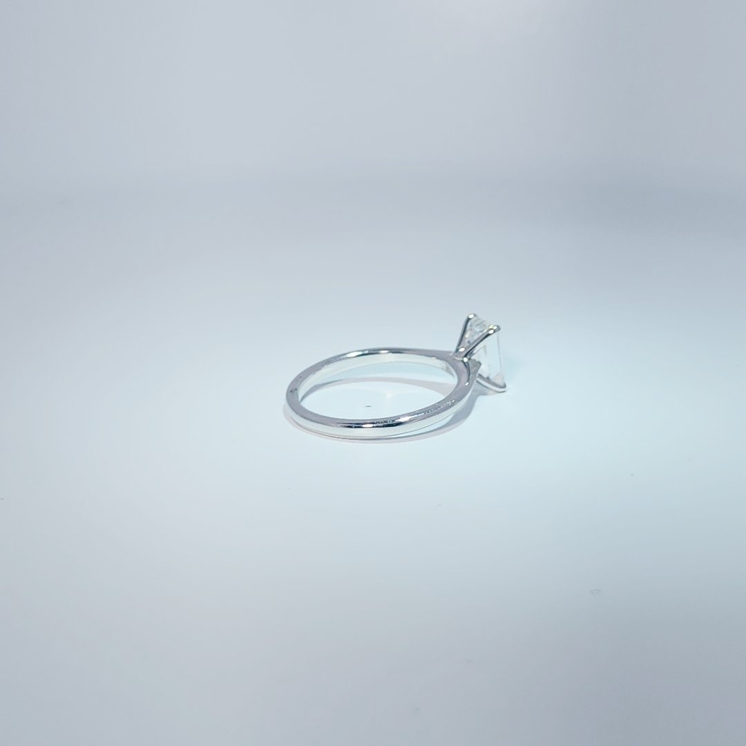 14K White Gold Engagement Ring, set with Lab Grown Diamond (1.53ct total), 2.59g, Size 7.