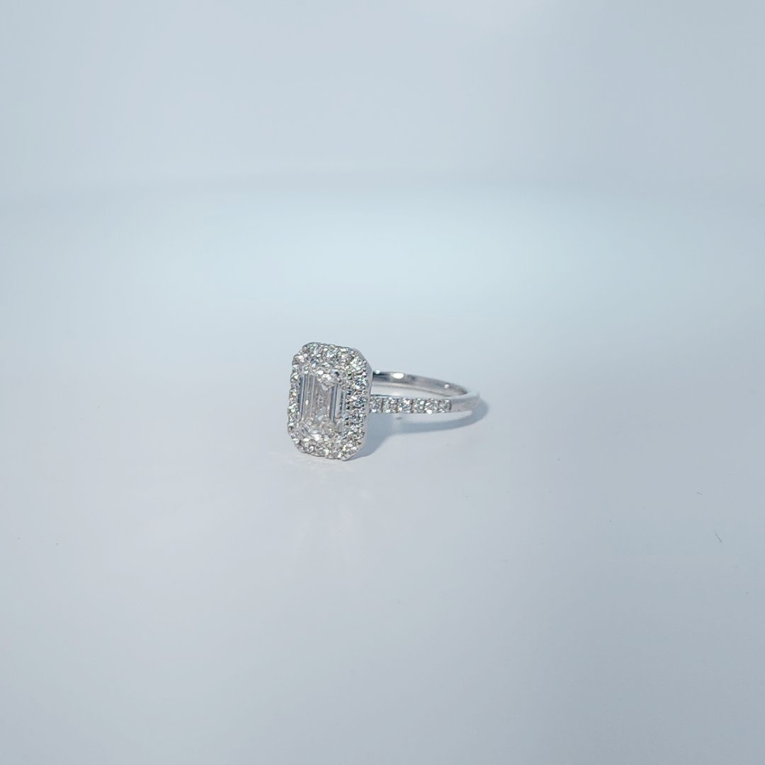14K White Gold Engagement Ring, set with 1 Lab Grown Diamond (2.55ct), 2.66g, Size 7.