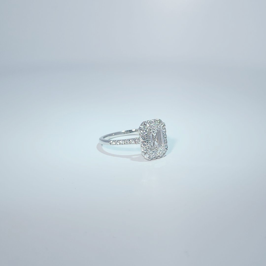 14K White Gold Engagement Ring, set with 1 Lab Grown Diamond (2.55ct), 2.66g, Size 7.