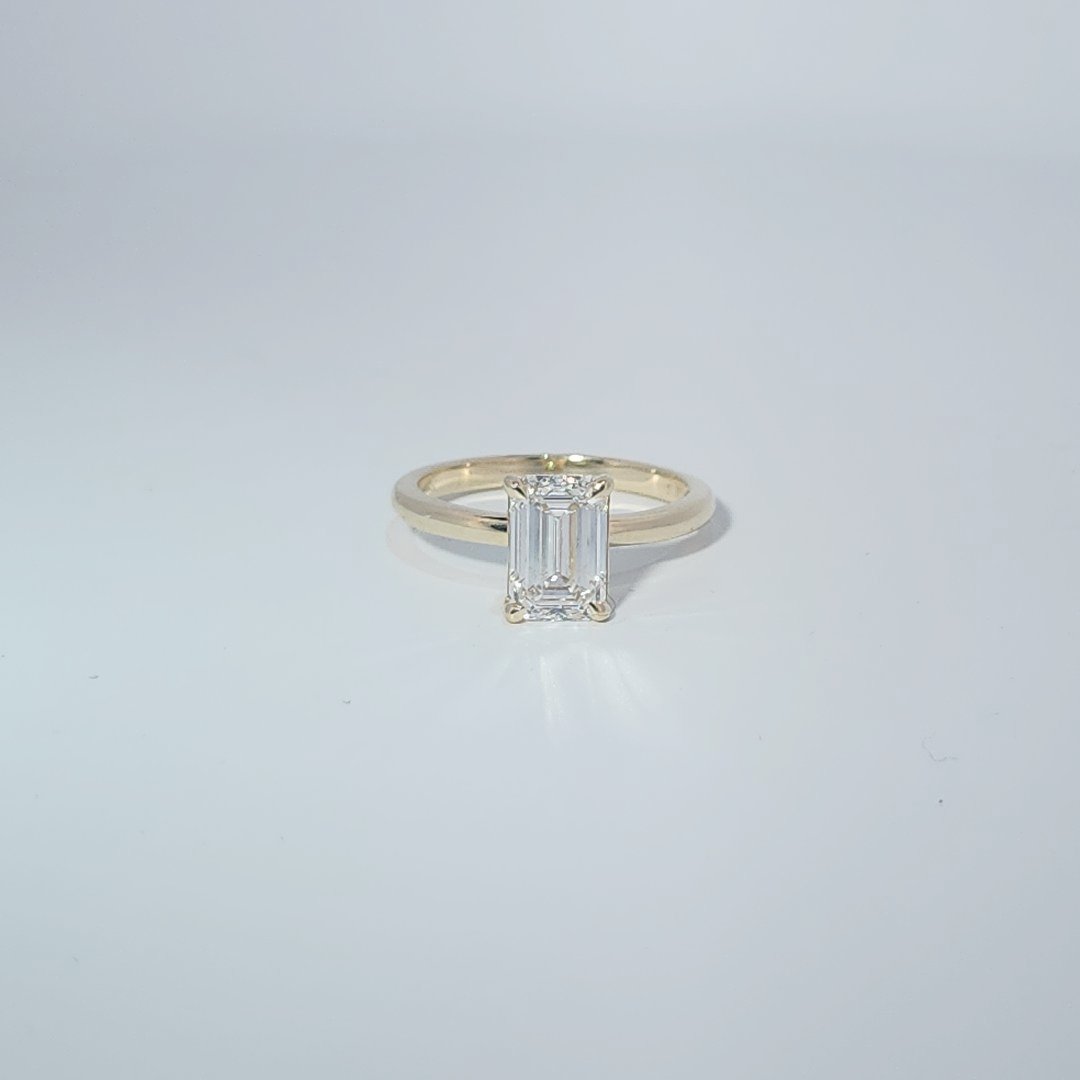 14K Yellow Gold Engagement Ring, set with 1 Emerald Cut Lab Grown Diamond (2.07ct), 3.14g, Size 7.