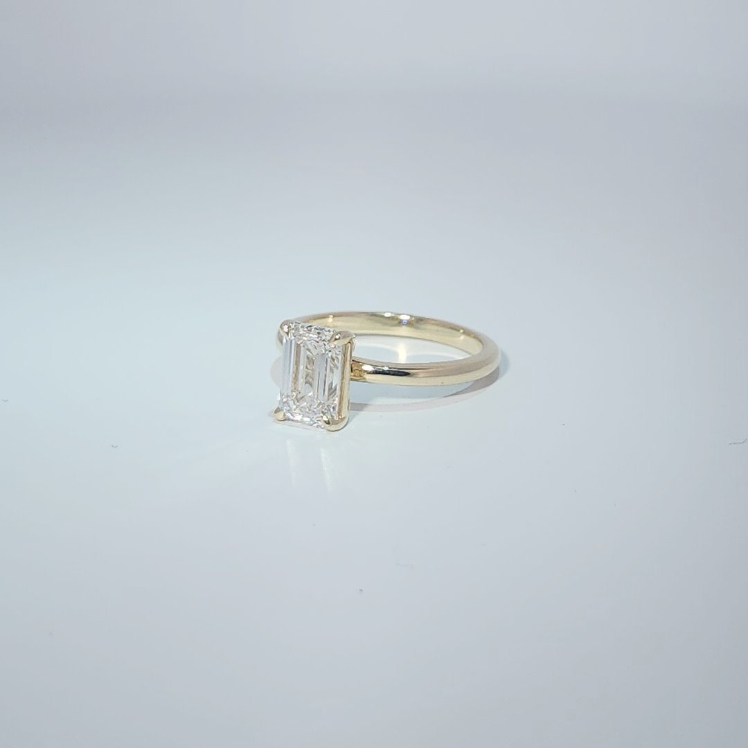 14K Yellow Gold Engagement Ring, set with 1 Emerald Cut Lab Grown Diamond (2.07ct), 3.14g, Size 7.