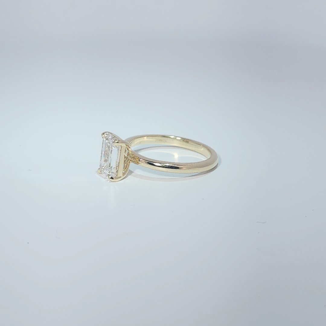 14K Yellow Gold Engagement Ring, set with 1 Emerald Cut Lab Grown Diamond (2.07ct), 3.14g, Size 7.