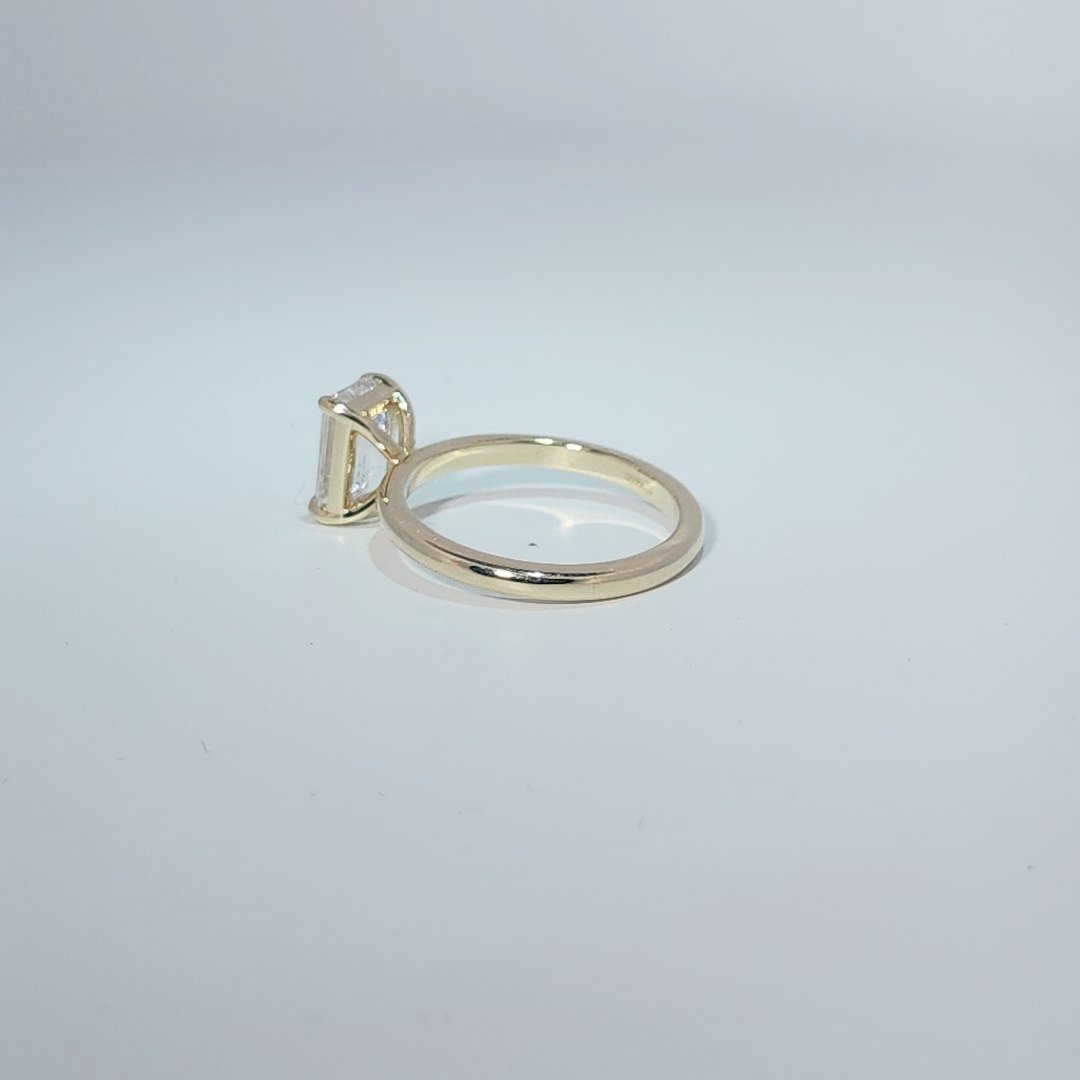 14K Yellow Gold Engagement Ring, set with 1 Emerald Cut Lab Grown Diamond (2.07ct), 3.14g, Size 7.