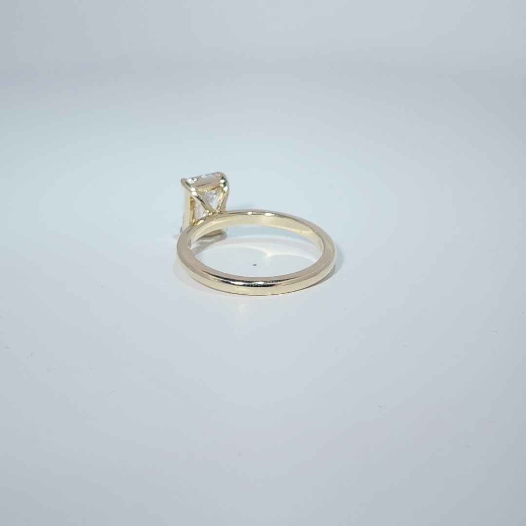 14K Yellow Gold Engagement Ring, set with 1 Emerald Cut Lab Grown Diamond (2.07ct), 3.14g, Size 7.