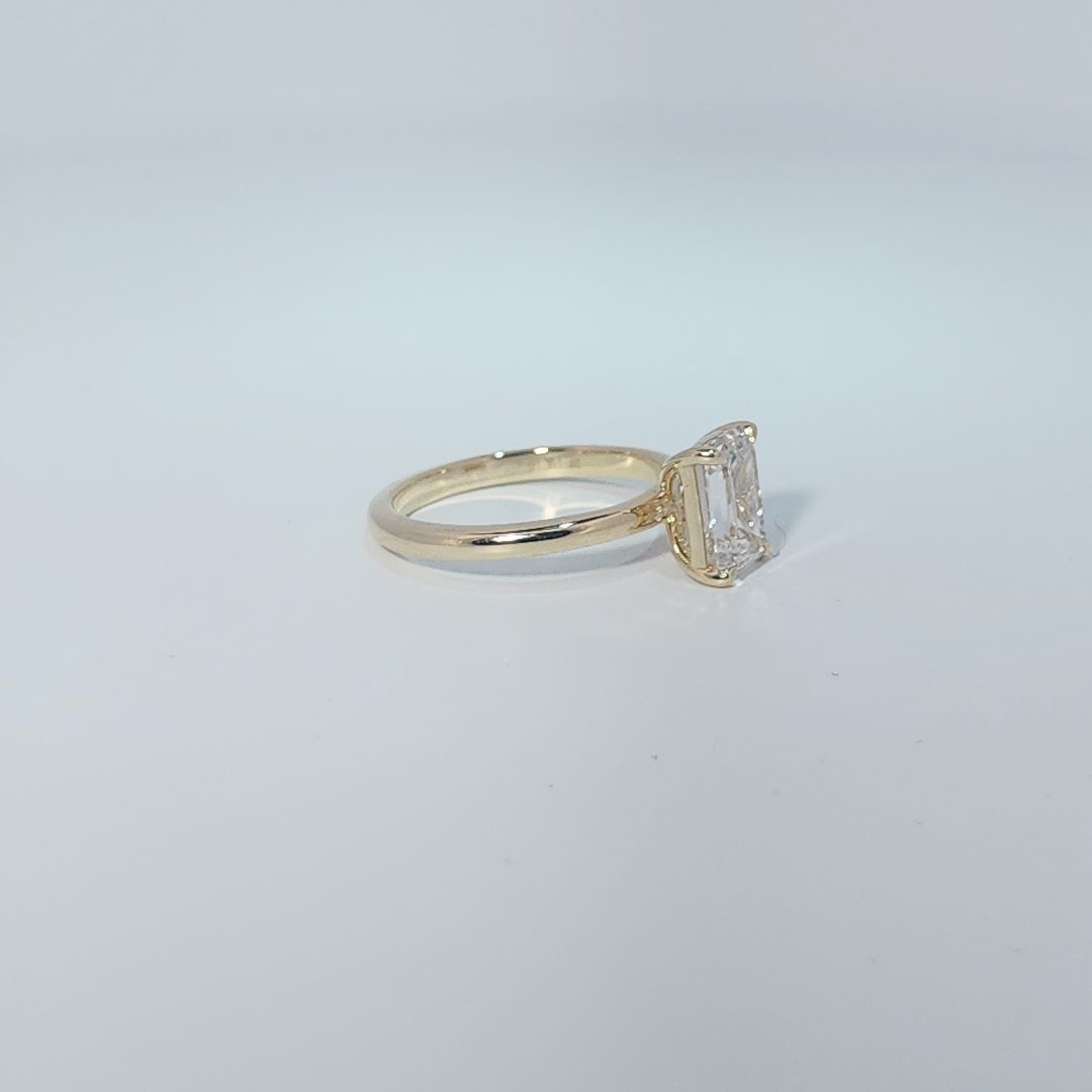 14K Yellow Gold Engagement Ring, set with 1 Emerald Cut Lab Grown Diamond (2.07ct), 3.14g, Size 7.