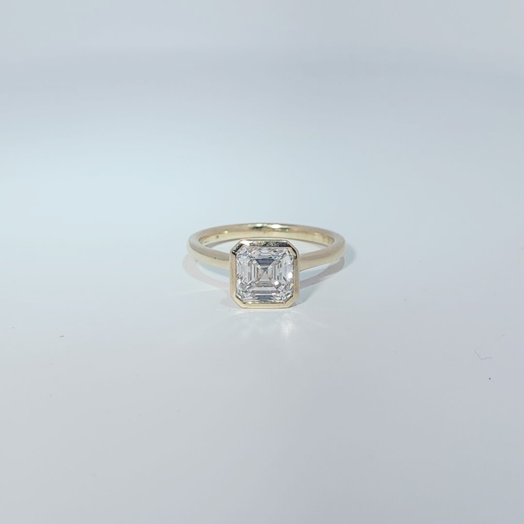 14K Yellow Gold Ring, set with 1 Asscher Cut Lab Grown Diamond (2.09ct), 3.21g, Size 7.