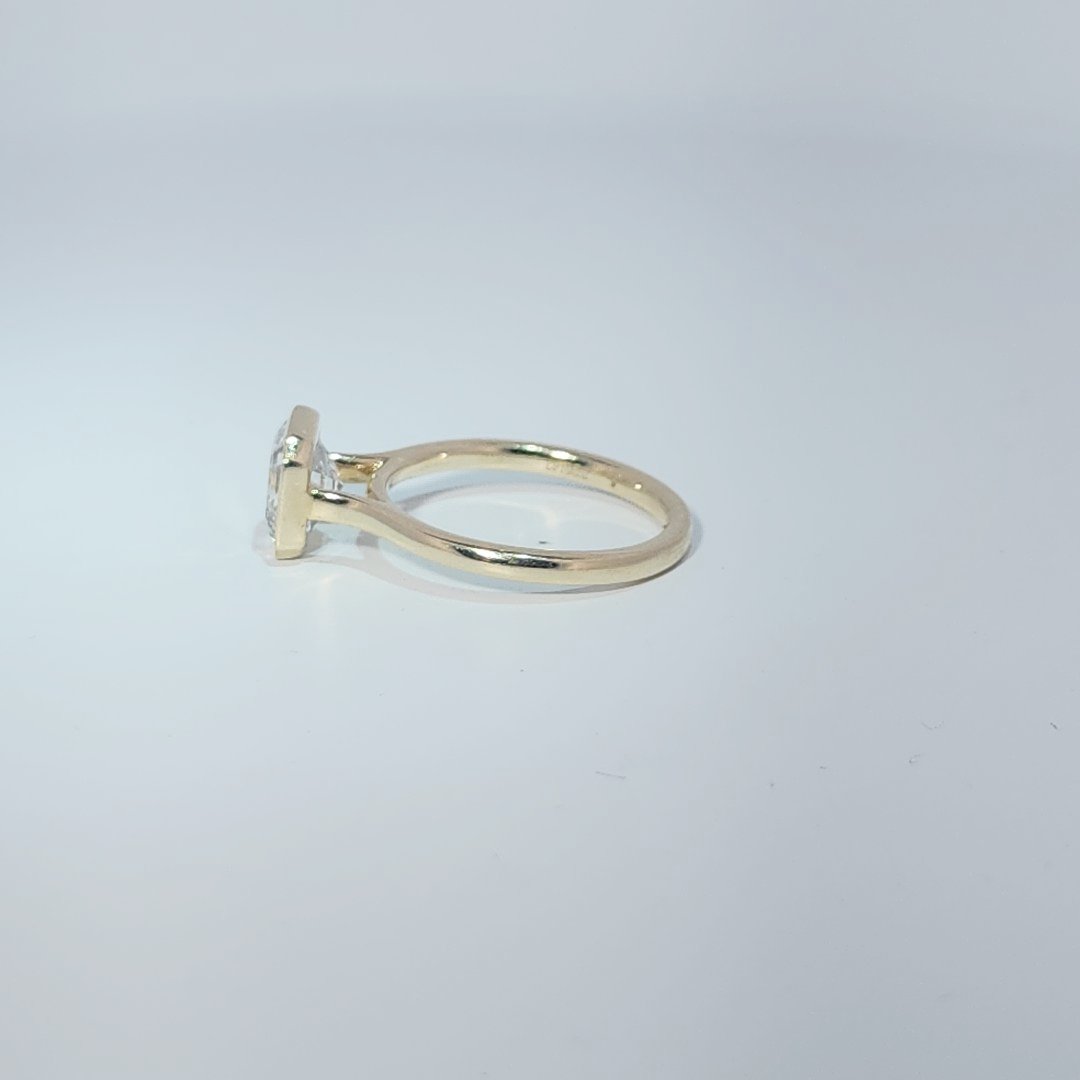 14K Yellow Gold Ring, set with 1 Asscher Cut Lab Grown Diamond (2.09ct), 3.21g, Size 7.
