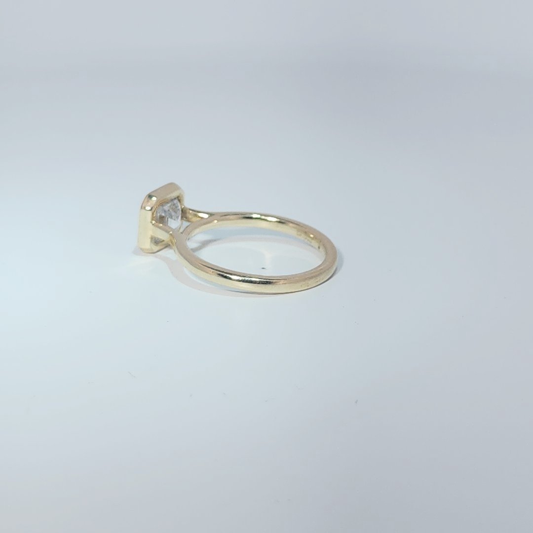 14K Yellow Gold Ring, set with 1 Asscher Cut Lab Grown Diamond (2.09ct), 3.21g, Size 7.