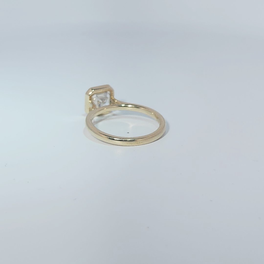 14K Yellow Gold Ring, set with 1 Asscher Cut Lab Grown Diamond (2.09ct), 3.21g, Size 7.