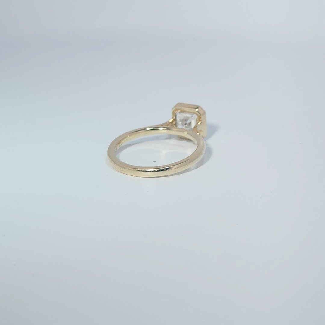 14K Yellow Gold Ring, set with 1 Asscher Cut Lab Grown Diamond (2.09ct), 3.21g, Size 7.