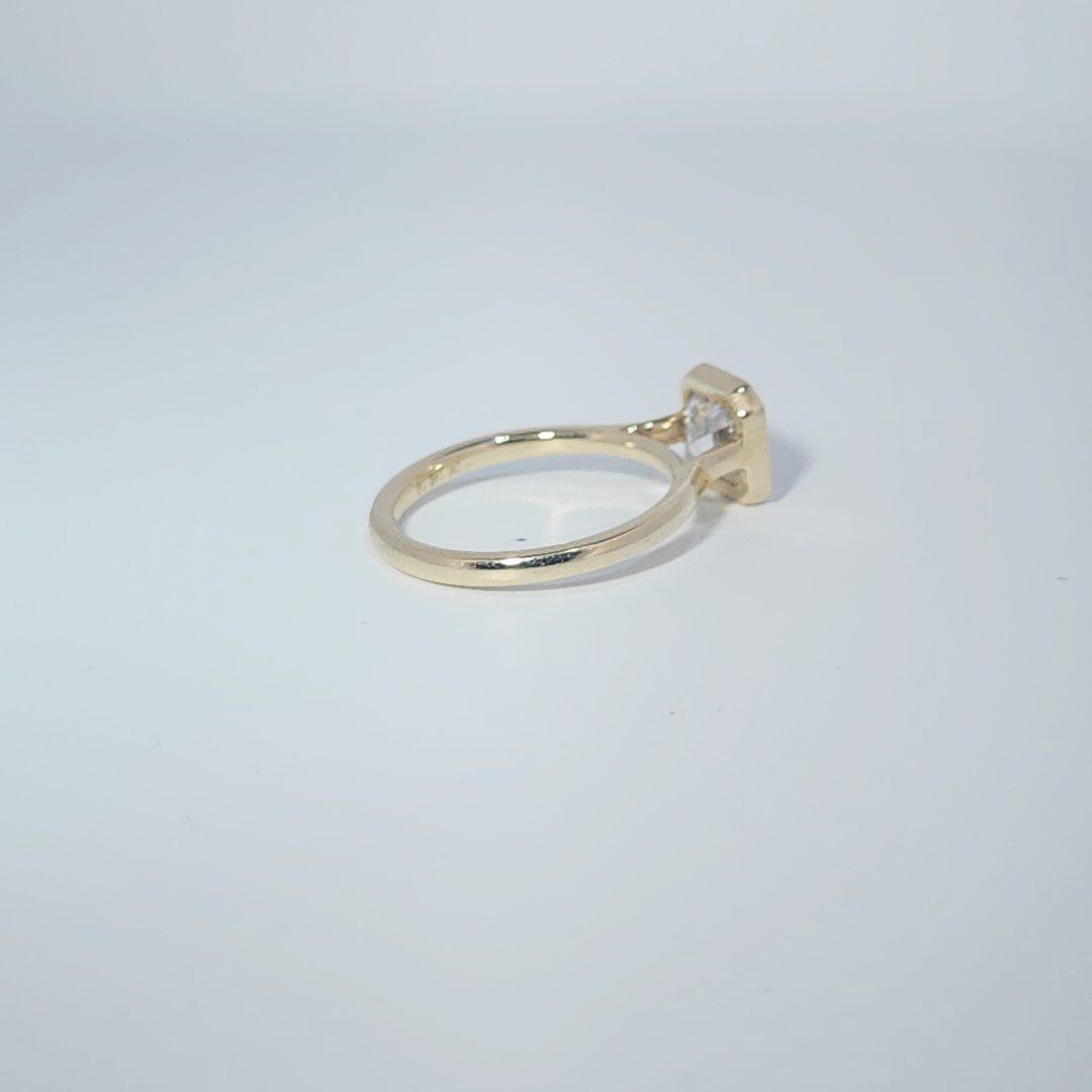 14K Yellow Gold Ring, set with 1 Asscher Cut Lab Grown Diamond (2.09ct), 3.21g, Size 7.