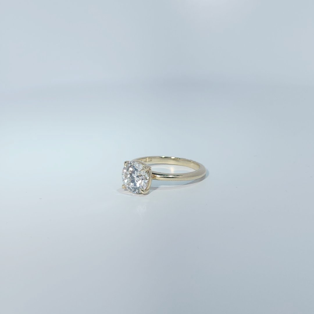 14K Yellow Gold Engagement Ring, set with 1 Lab Grown Diamond (2.1ct), 3.43g, Size 7.
