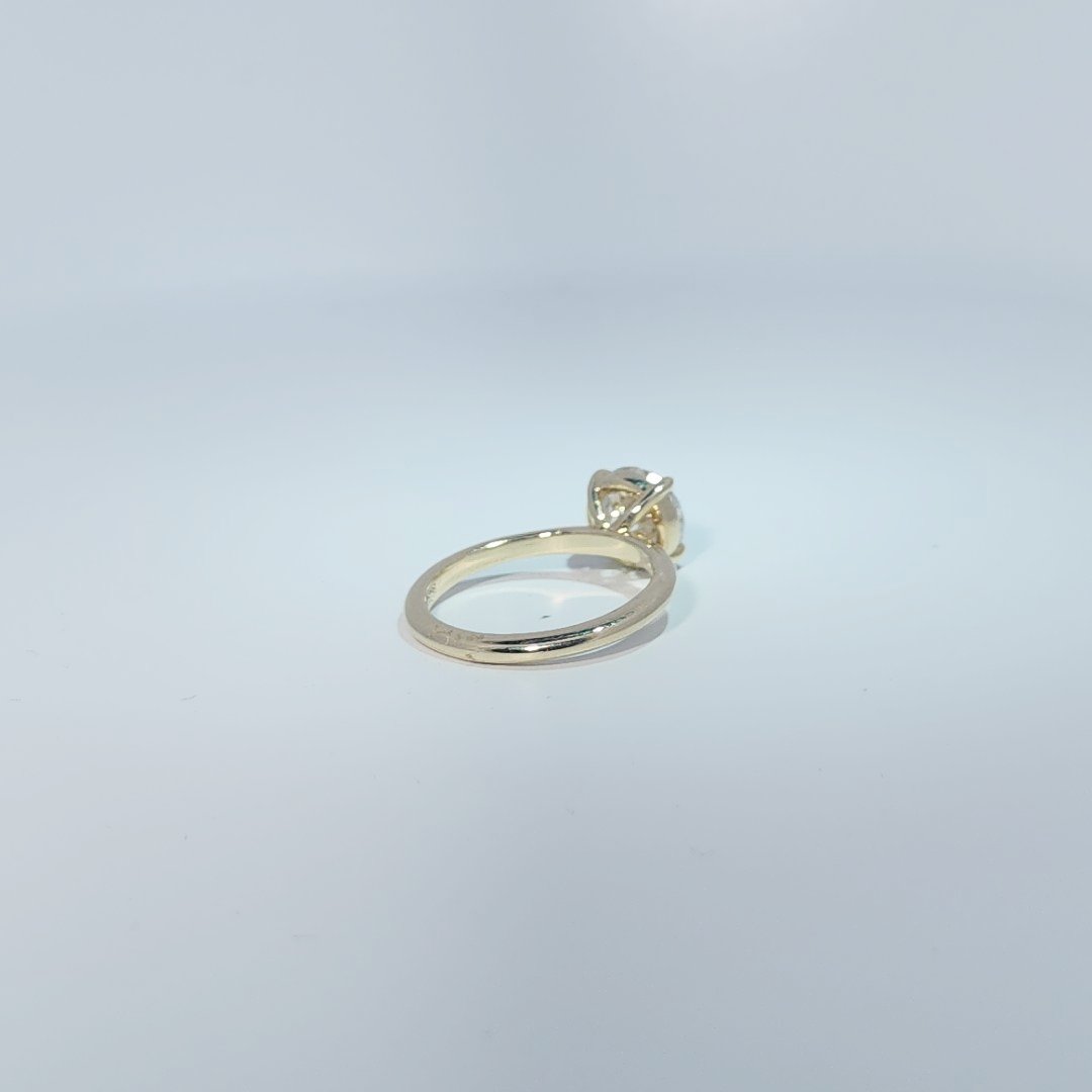 14K Yellow Gold Engagement Ring, set with 1 Lab Grown Diamond (2.1ct), 3.43g, Size 7.