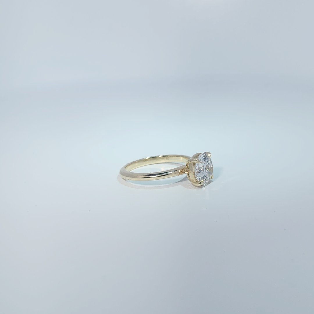 14K Yellow Gold Engagement Ring, set with 1 Lab Grown Diamond (2.1ct), 3.43g, Size 7.