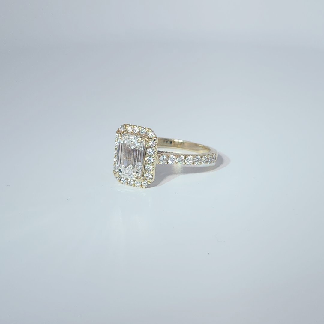 14K Yellow Gold Engagement Ring, set with 1 Lab Grown Diamond (2.9ct), 3.72g, Size 7.