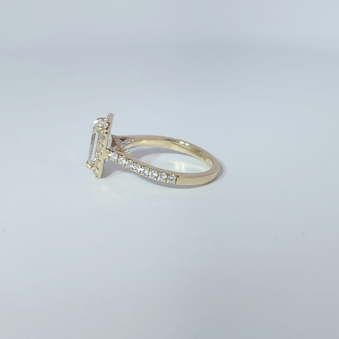14K Yellow Gold Engagement Ring, set with 1 Lab Grown Diamond (2.9ct), 3.72g, Size 7.
