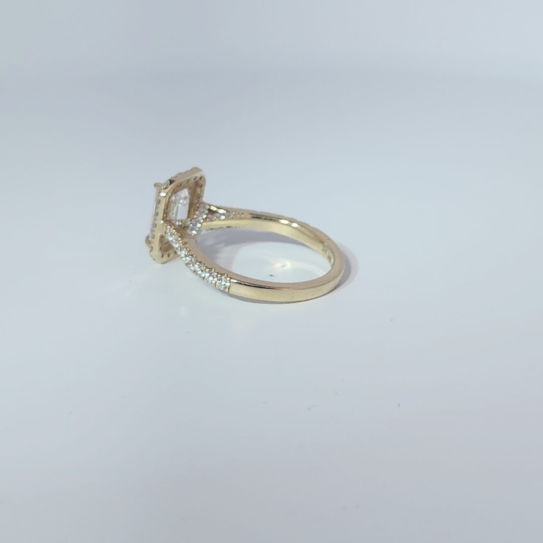 14K Yellow Gold Engagement Ring, set with 1 Lab Grown Diamond (2.9ct), 3.72g, Size 7.
