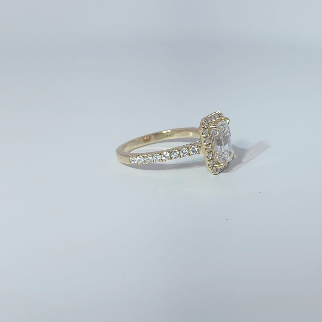 14K Yellow Gold Engagement Ring, set with 1 Lab Grown Diamond (2.9ct), 3.72g, Size 7.