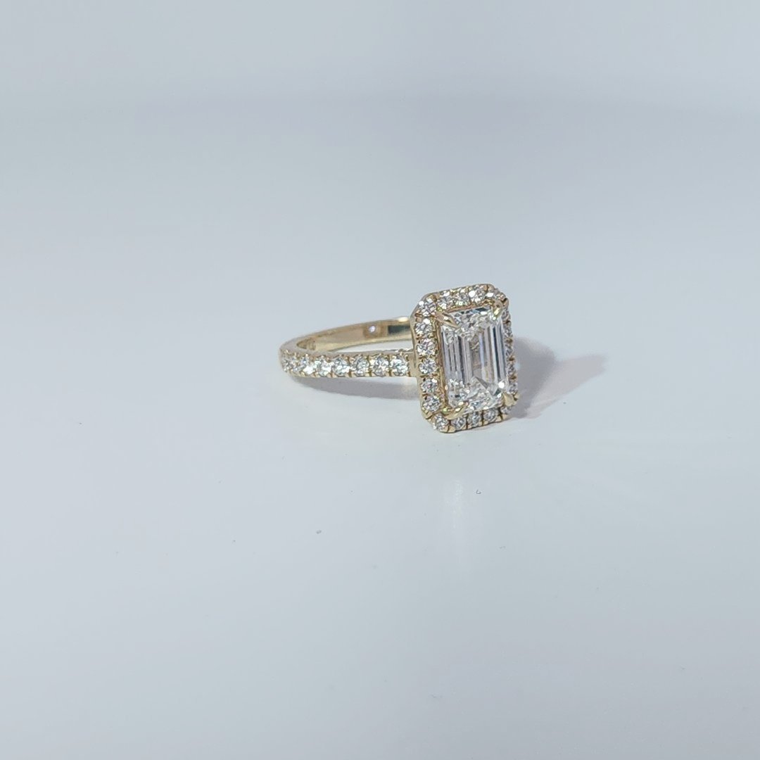 14K Yellow Gold Engagement Ring, set with 1 Lab Grown Diamond (2.9ct), 3.72g, Size 7.