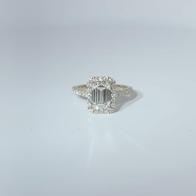 14K Yellow Gold Engagement Ring, set with 1 Lab Grown Diamond (2.9ct), 3.72g, Size 7.