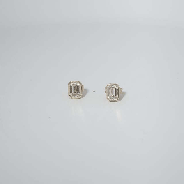 14K Yellow Gold Earrings, set with 2 Lab Grown Diamonds (total 1.06ct), 1.8g, Size 7.