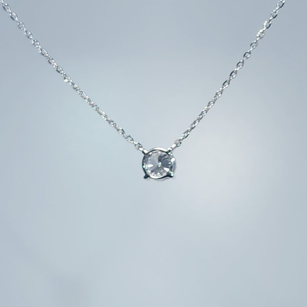 14K White Gold Necklace, set with 1 Lab Grown Diamond (1.06ct), 2.17g.