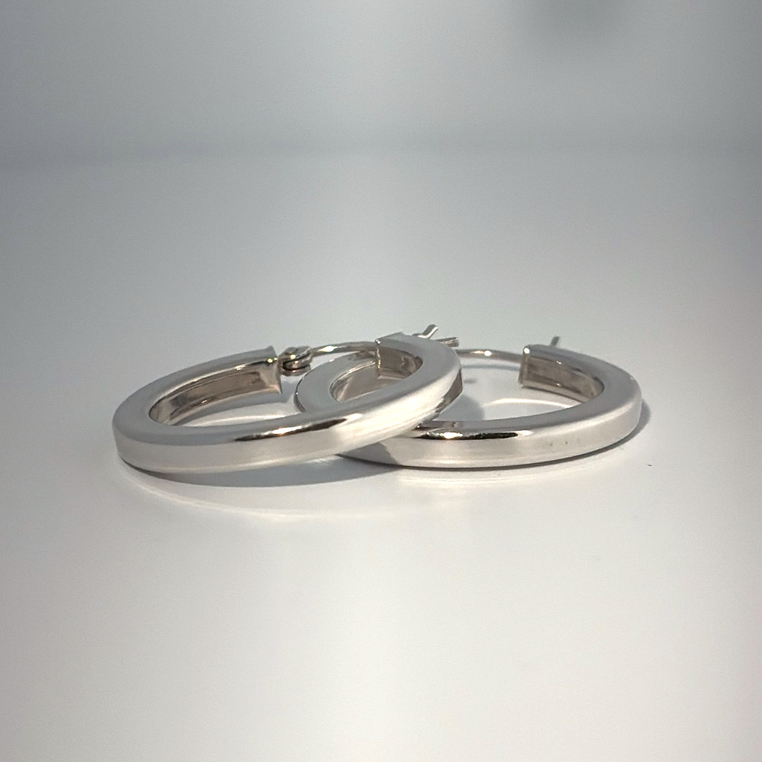 14K White Gold Hoop Earrings, 3.06g.