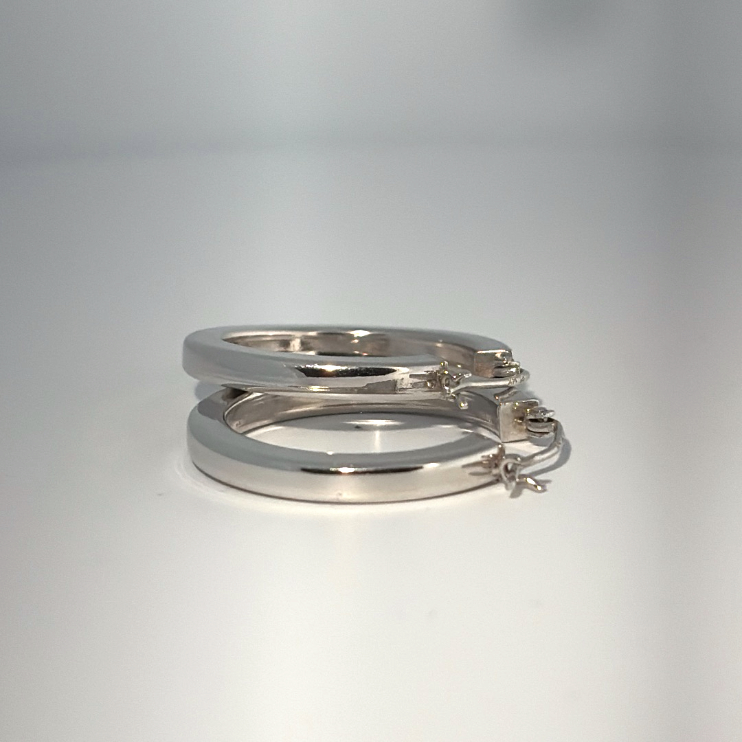 14K White Gold Hoop Earrings, 3.06g.