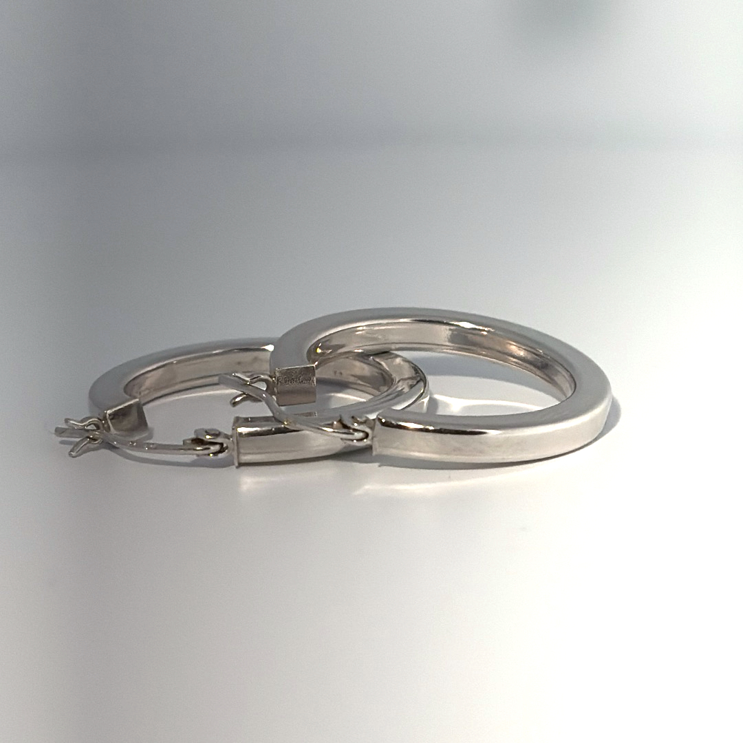 14K White Gold Hoop Earrings, 3.06g.