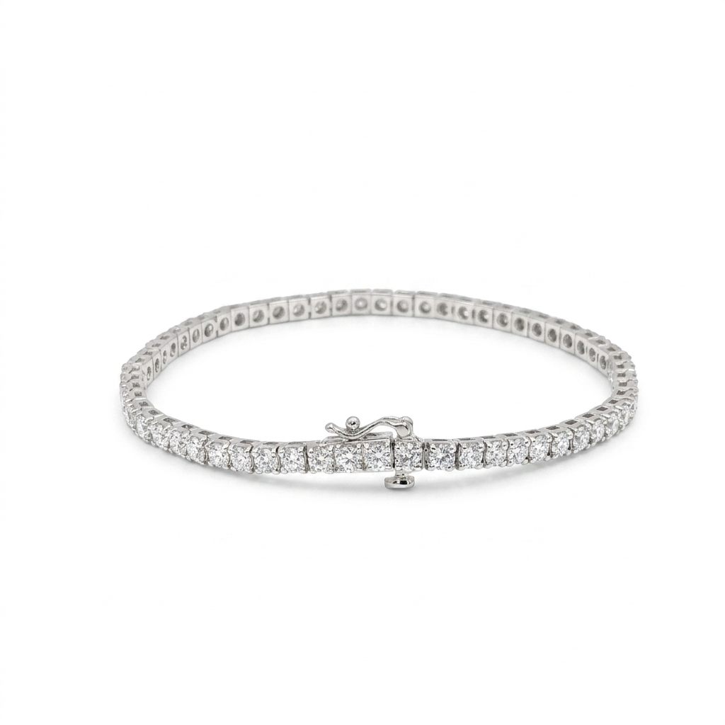 9.18g White Gold Bracelet set with Lab Grown Diamonds totaling 3.94ct.