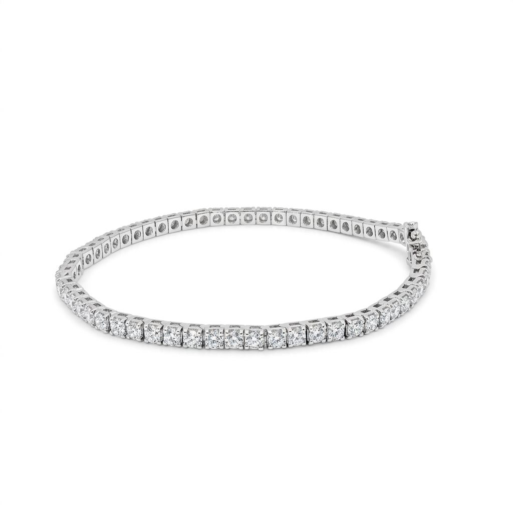 9.18g White Gold Bracelet set with Lab Grown Diamonds totaling 3.94ct.