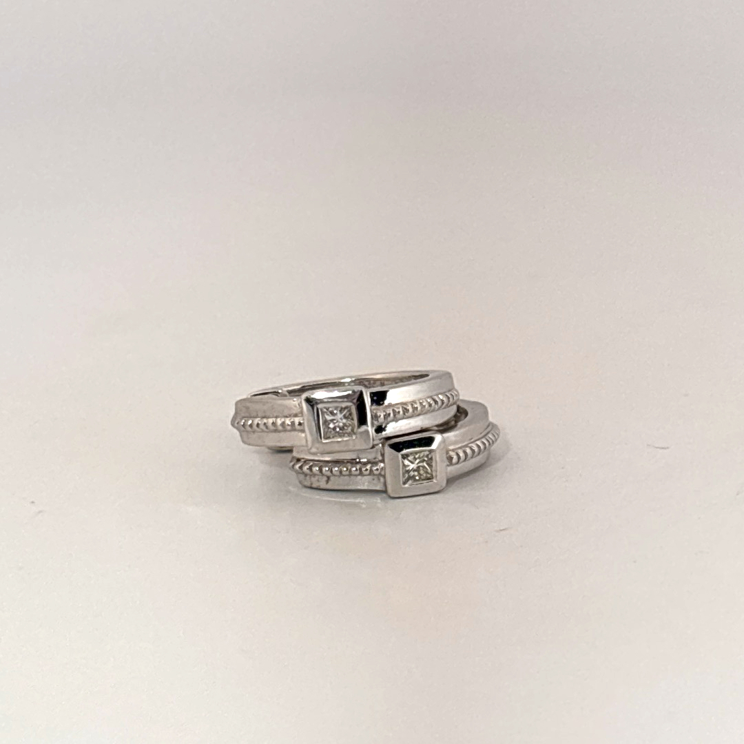 White Gold Earrings, set with Diamonds, Women's style.
