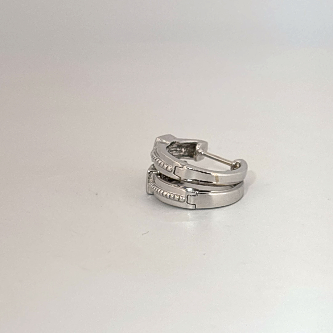 White Gold Earrings, set with Diamonds, Women's style.