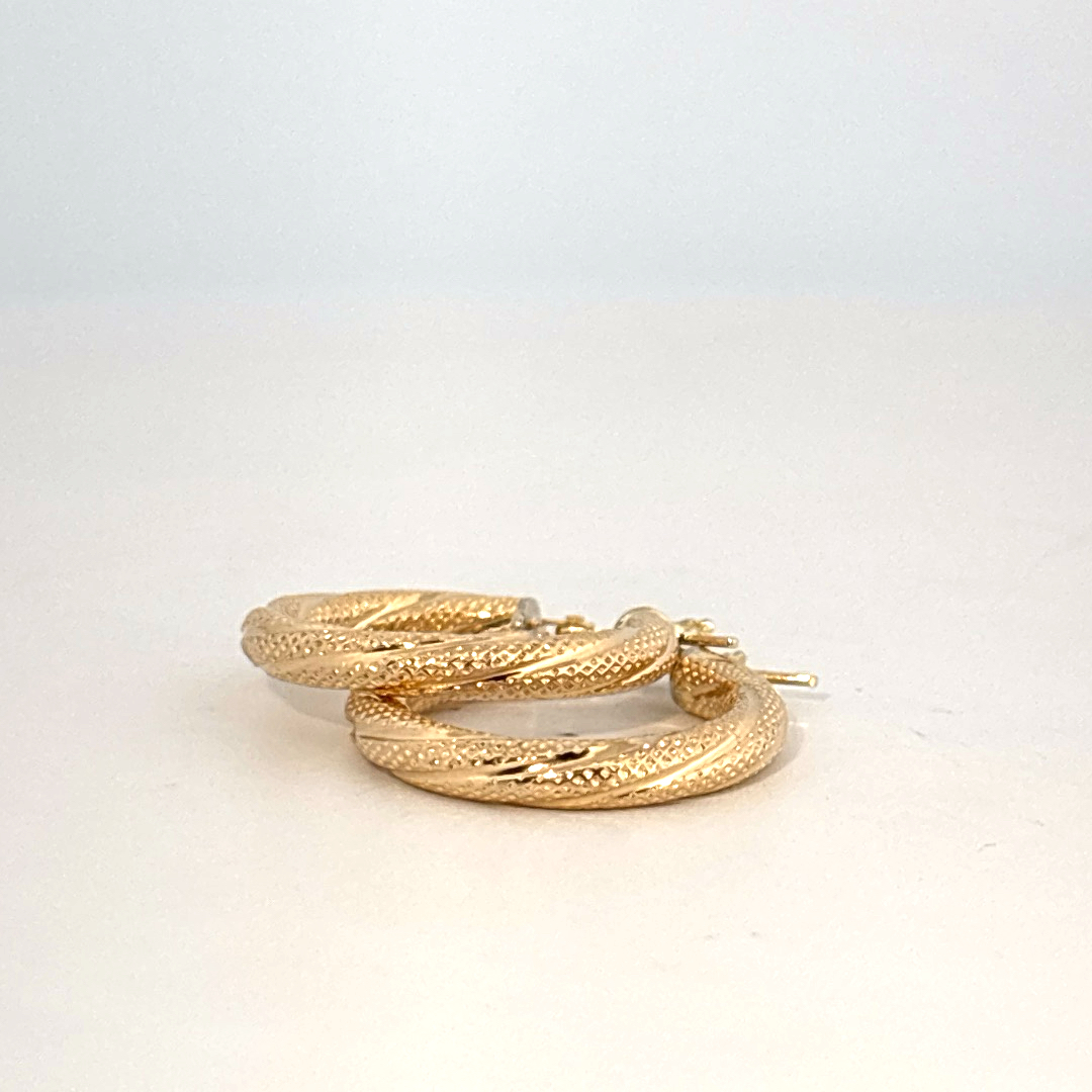 18K Yellow Gold Textured Hoop Earrings, 1.95g, Female