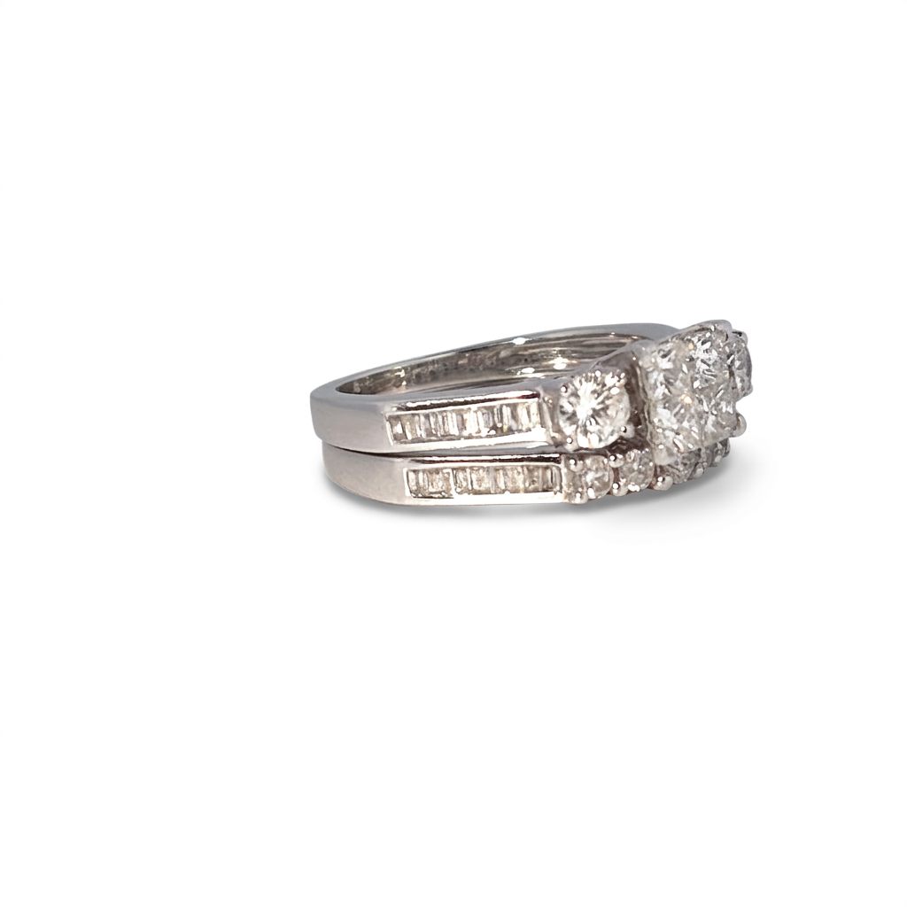 14K White Gold Ring, set with multiple round, Baguette and princess cut Diamonds, 1.5ct total, G, VS2, Size 7.
