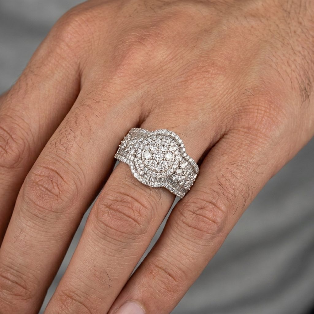 Diamonds Head, Cluster Solitaire Ring, Natural Diamonds(1.35 CTW) GH/SI1, 10K White Gold, 7.4 Gram Total Weight