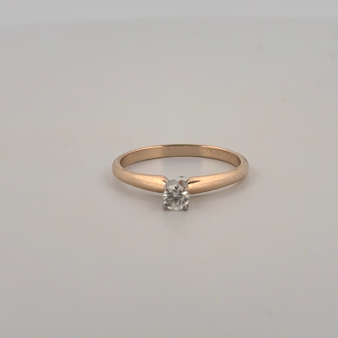 Women's 14K Yellow Gold Engagement Ring with solitaire 0.17ct Diamond.
